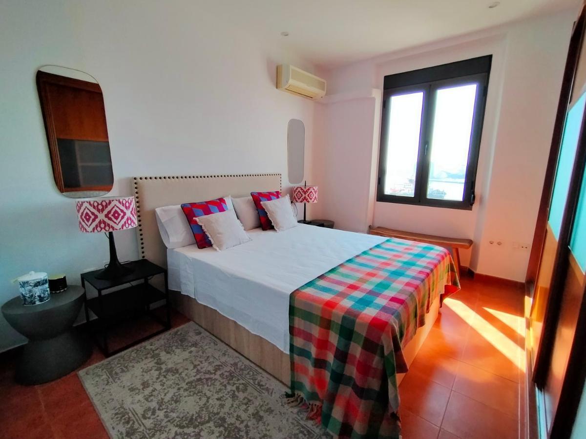 Soho Views & Parking Apartment Малага Екстериор снимка